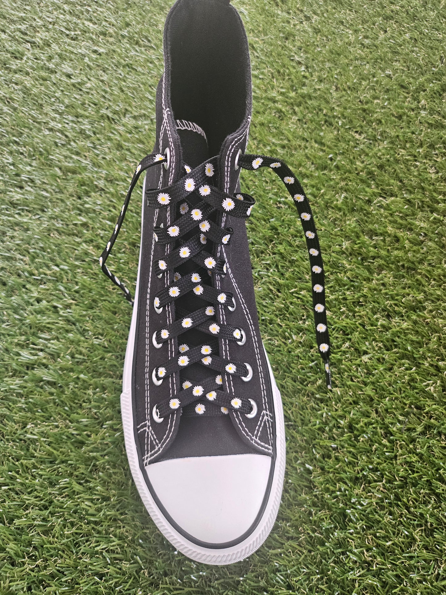 Black Daisy Shoelaces