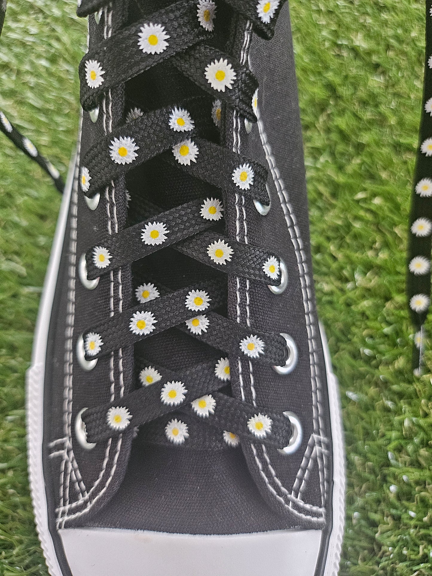 Black Daisy Shoelaces