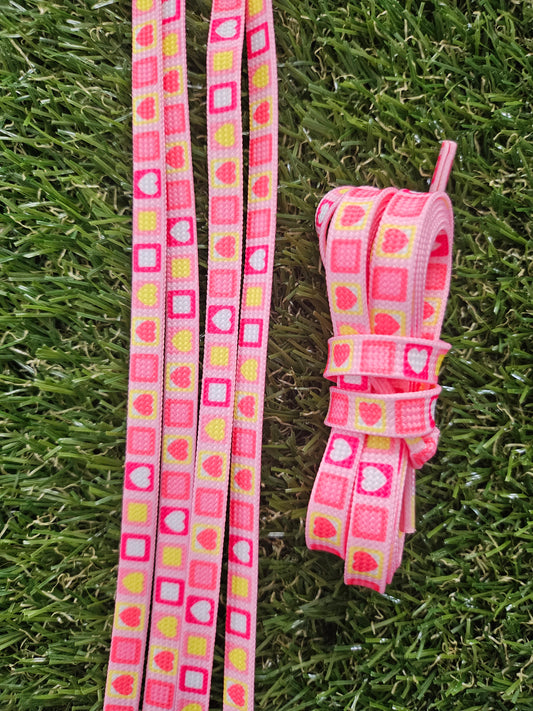 Pink heart patterned shoelaces for trainers and golf shoes